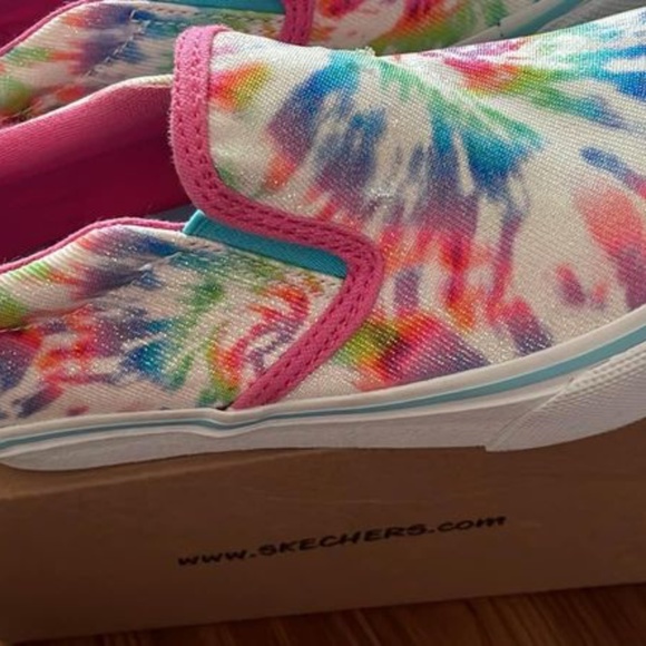 BRAND NEW youth girl skechers pink slip on shoes size 1Y / 3Y / 4Y - Picture 6 of 9